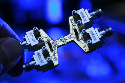 Intel's first 40 Gbps silicon optical modulator