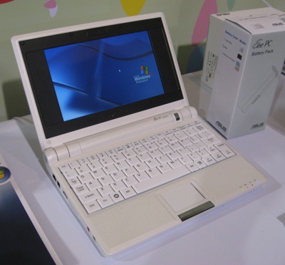 Asus Eee running Windows XP Asus Eee running Windows XP