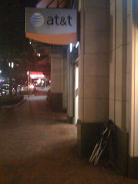 Reston iPhone Waiter