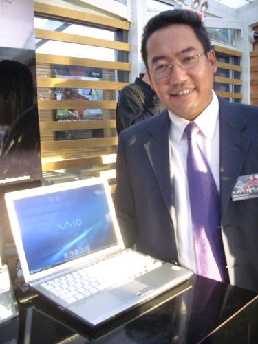 Sony's new Vaio SR series laptop with Intel Centrino 2