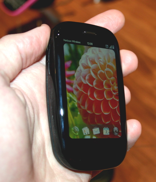 Palm Pre Plus (note lack of trackball) Palm Pre Plus (note lack of trackball)